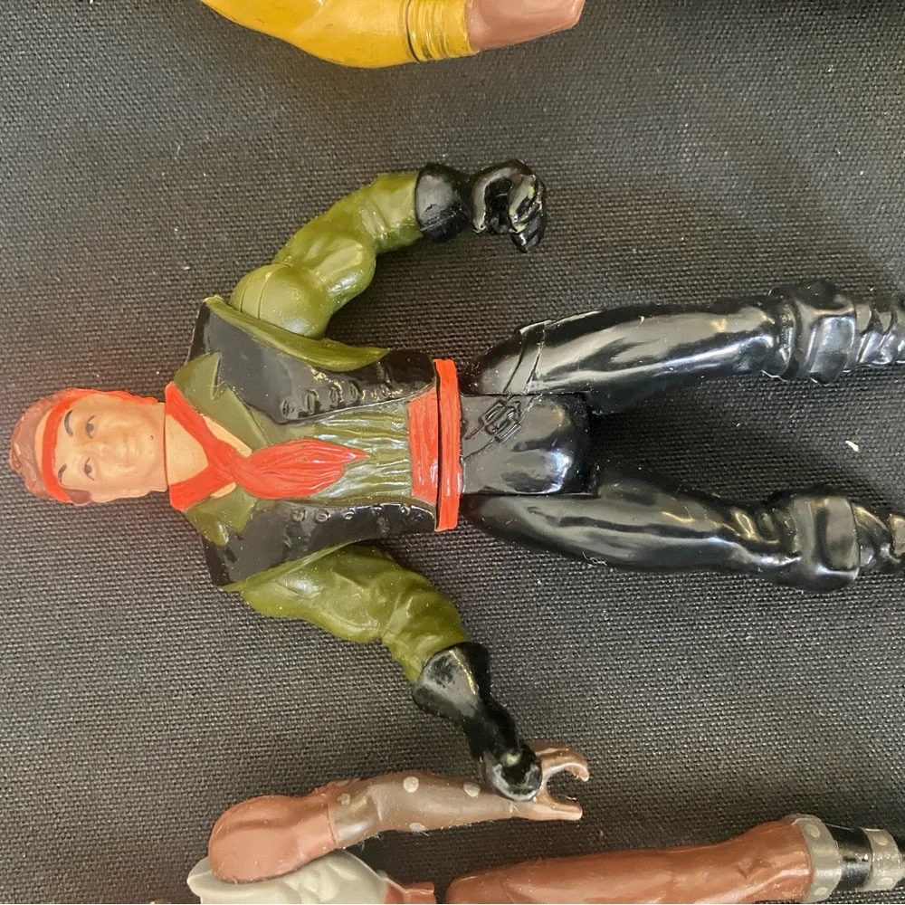 Random Action Figure Set - Picture 3 of 7